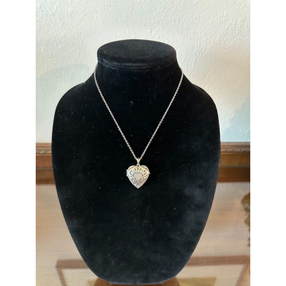 Scroll Detail Heart Locket Pendant Necklace‎ Silver Tone Photo Picture Chain Set